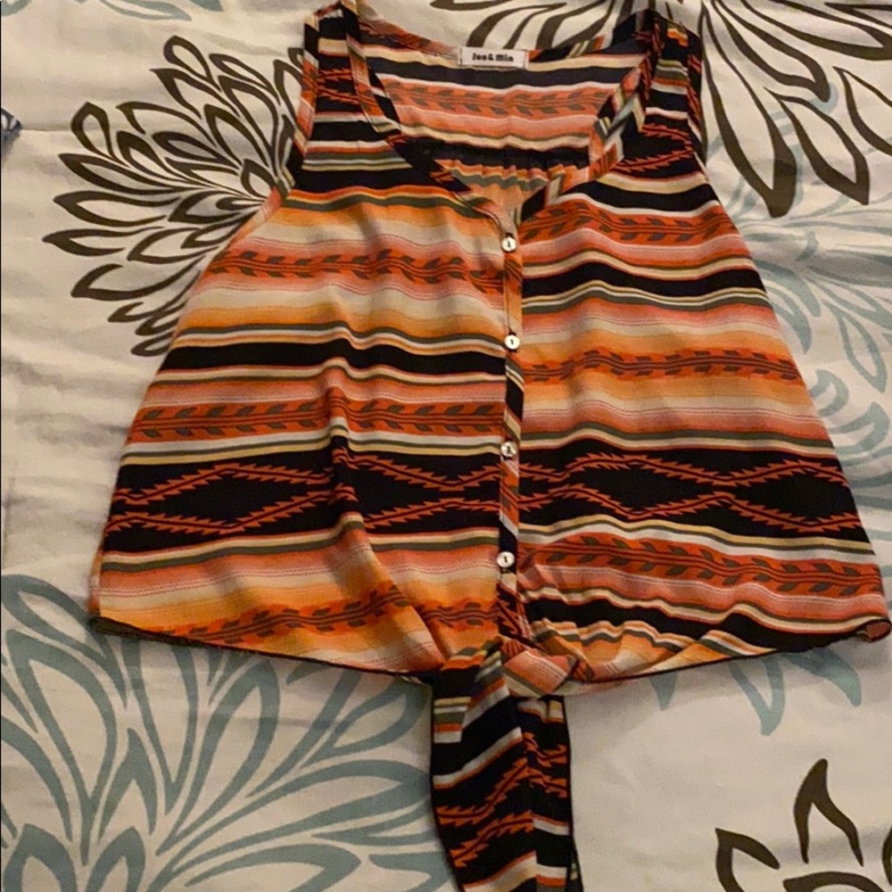 Beautiful Tie Front  Sleeveless Shirt